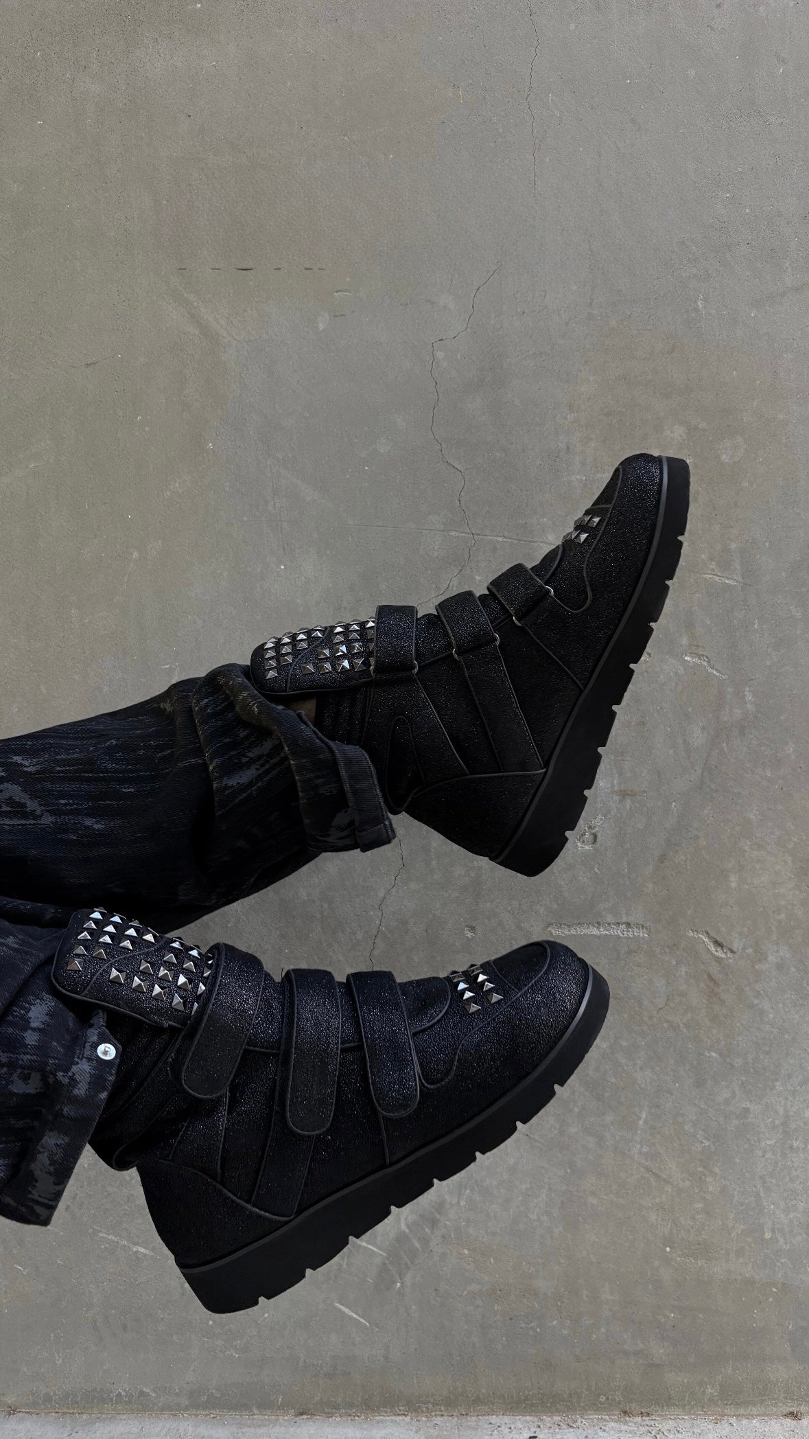 “VENOM STRAP” SHOES (PRE-ORDER)
